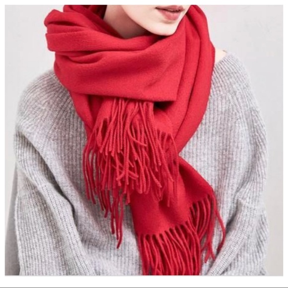 Gorgeous Holiday perfect soft red Cashmere Fringe scarf - Picture 4 of 4